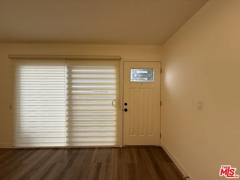 314 S Clark Dr #2 — Photo 43