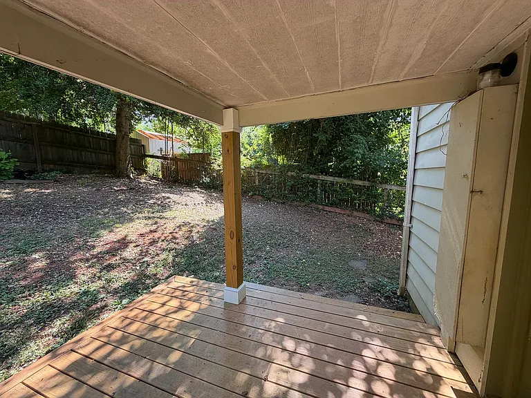 1627 Mason Ln — Photo 22