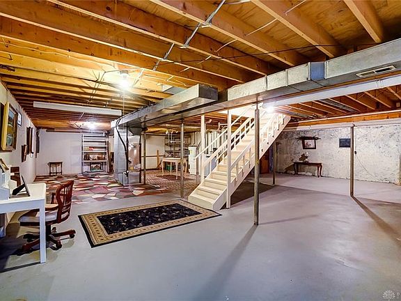 5th image of 6901 Castlebrook Dr
