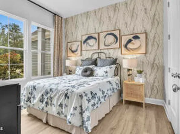 403 Falls Village Dr #93, Durham, NC 27703