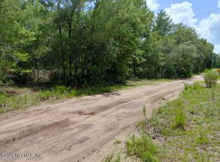 108 5th St, Melrose, FL 32666