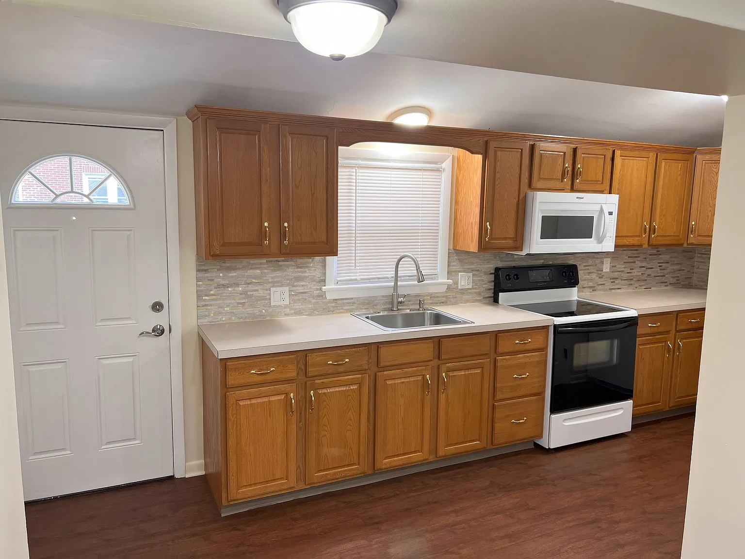 2 bed, 700 sqft, $1,495 — Photo 3
