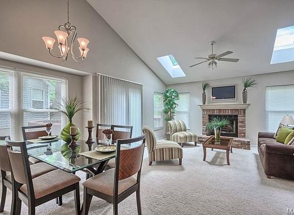 2nd image of 2091 King Arthur Ct