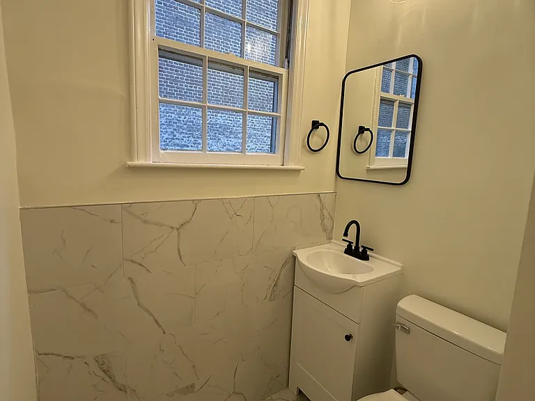 49 Smith St #1B — Photo 7