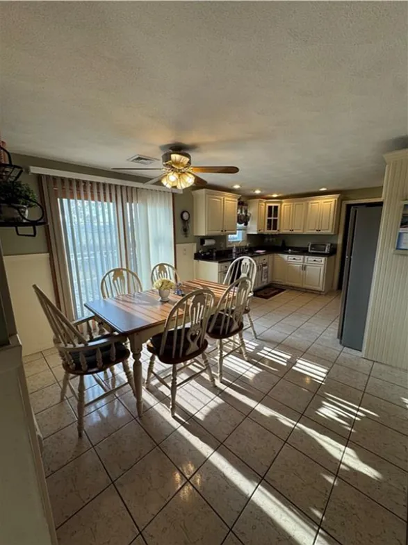 73 Armory Dr — Photo 3