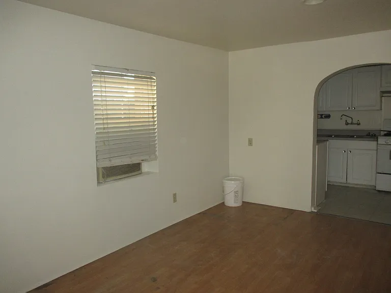 645 E St — Photo 1
