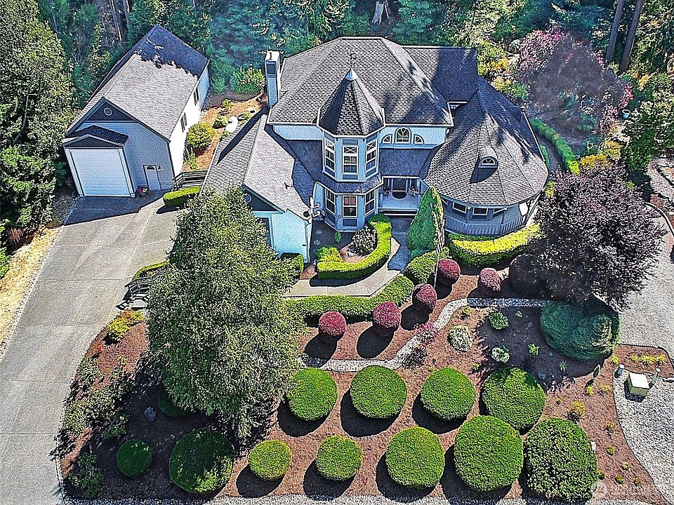1st image of 828 Holbeck Drive