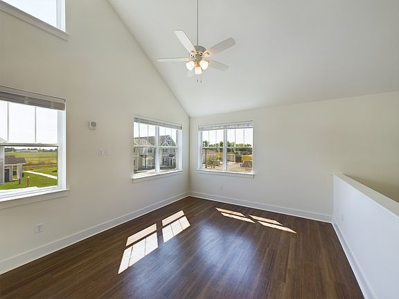 3rd image of 620 Victory Ln #12-201
