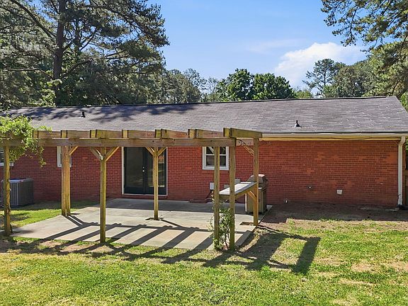3rd image of 408 Lakeside Dr