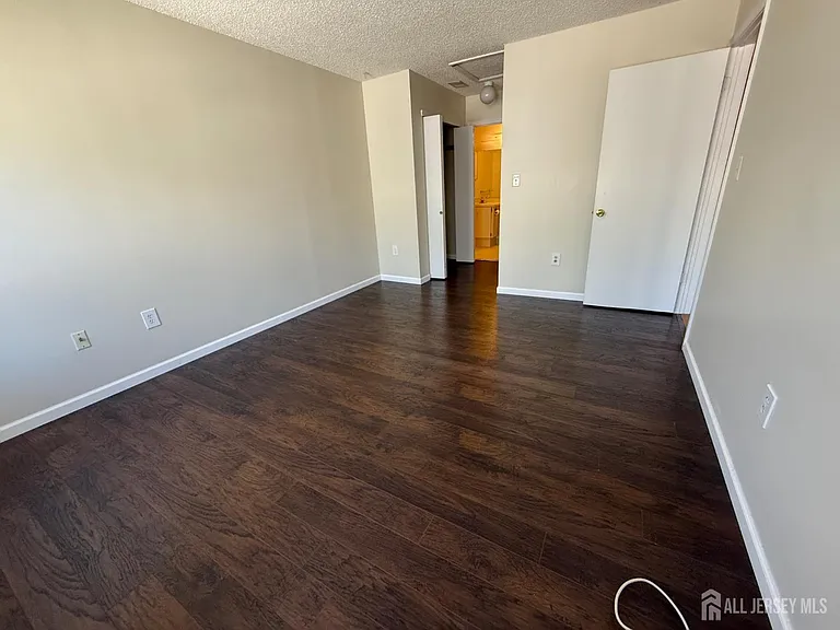 207 Darwin Ln — Photo 16