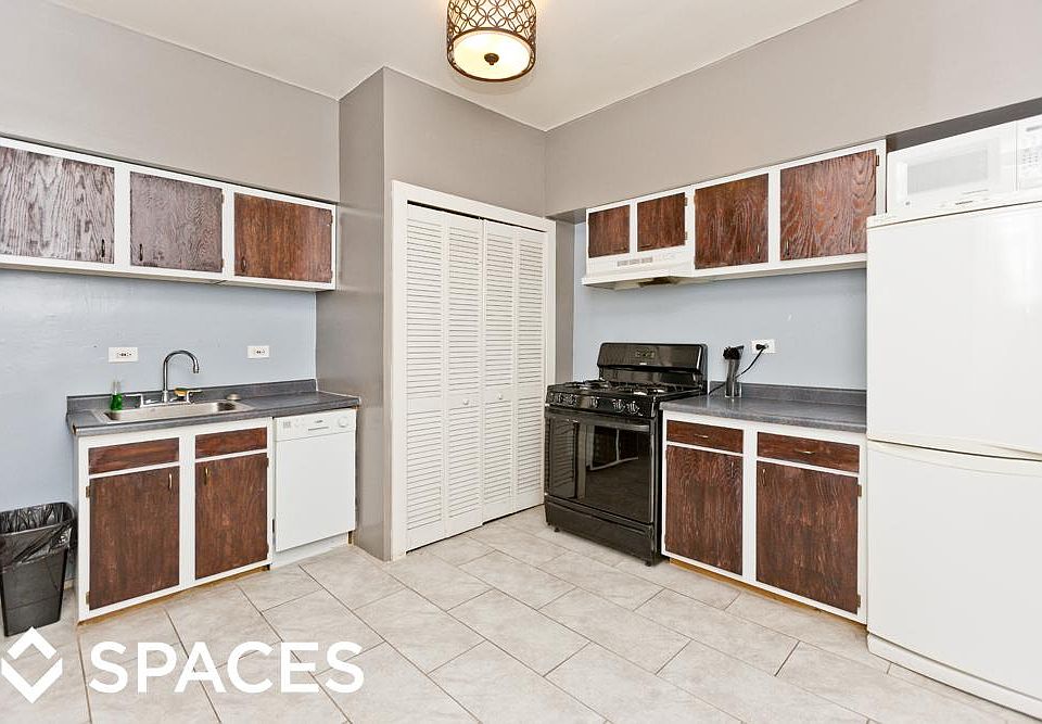 1st image of 4002 N Southport Ave #A_two