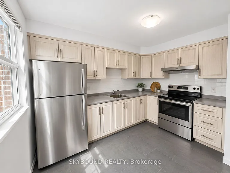 308 Lakeshore Rd W #3 — Photo 3