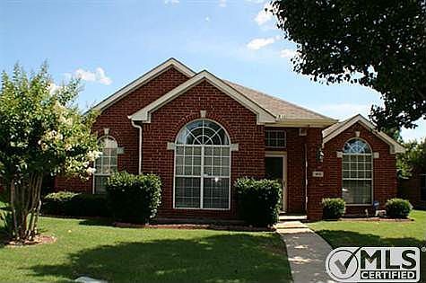 1st image of 404 Jenkins Ln