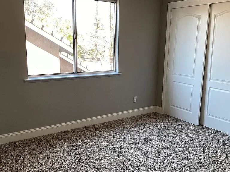 259 W Fallbrook Ave — Photo 15