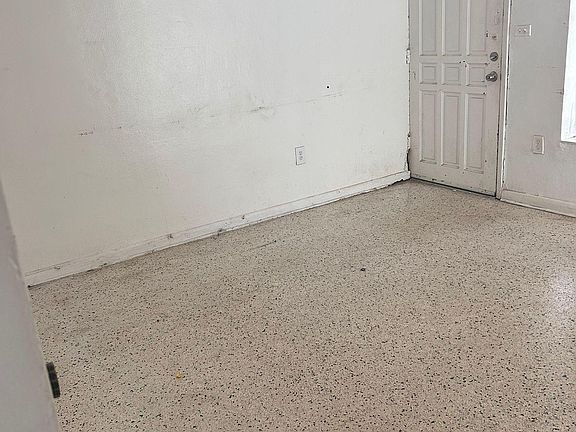 5th image of 3039 NW 21st Ct #1