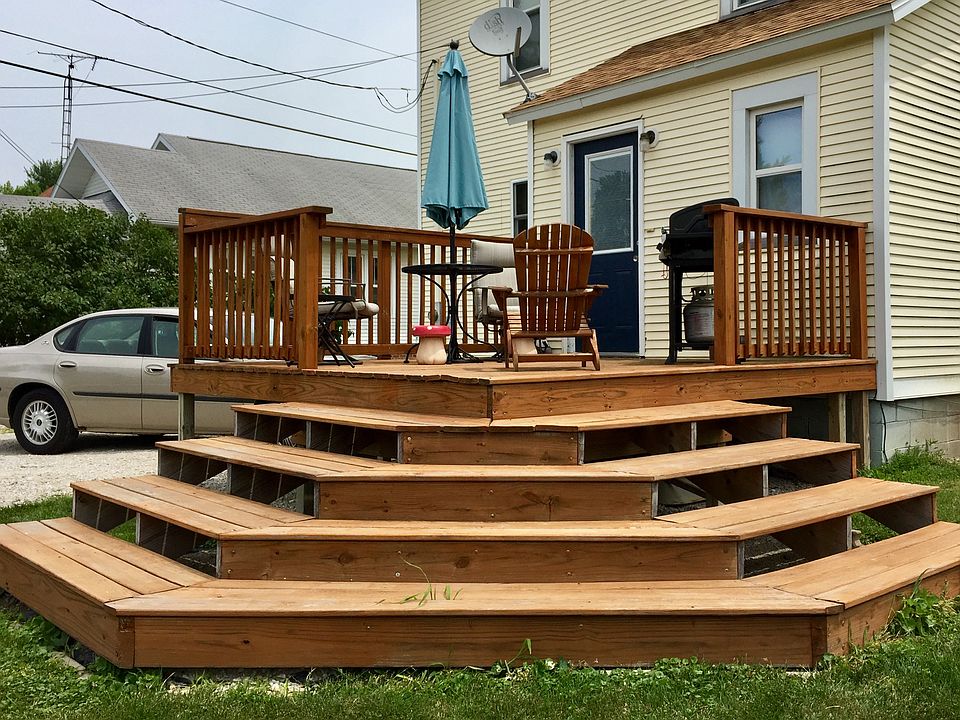 2nd image of 207 S Oakwood St