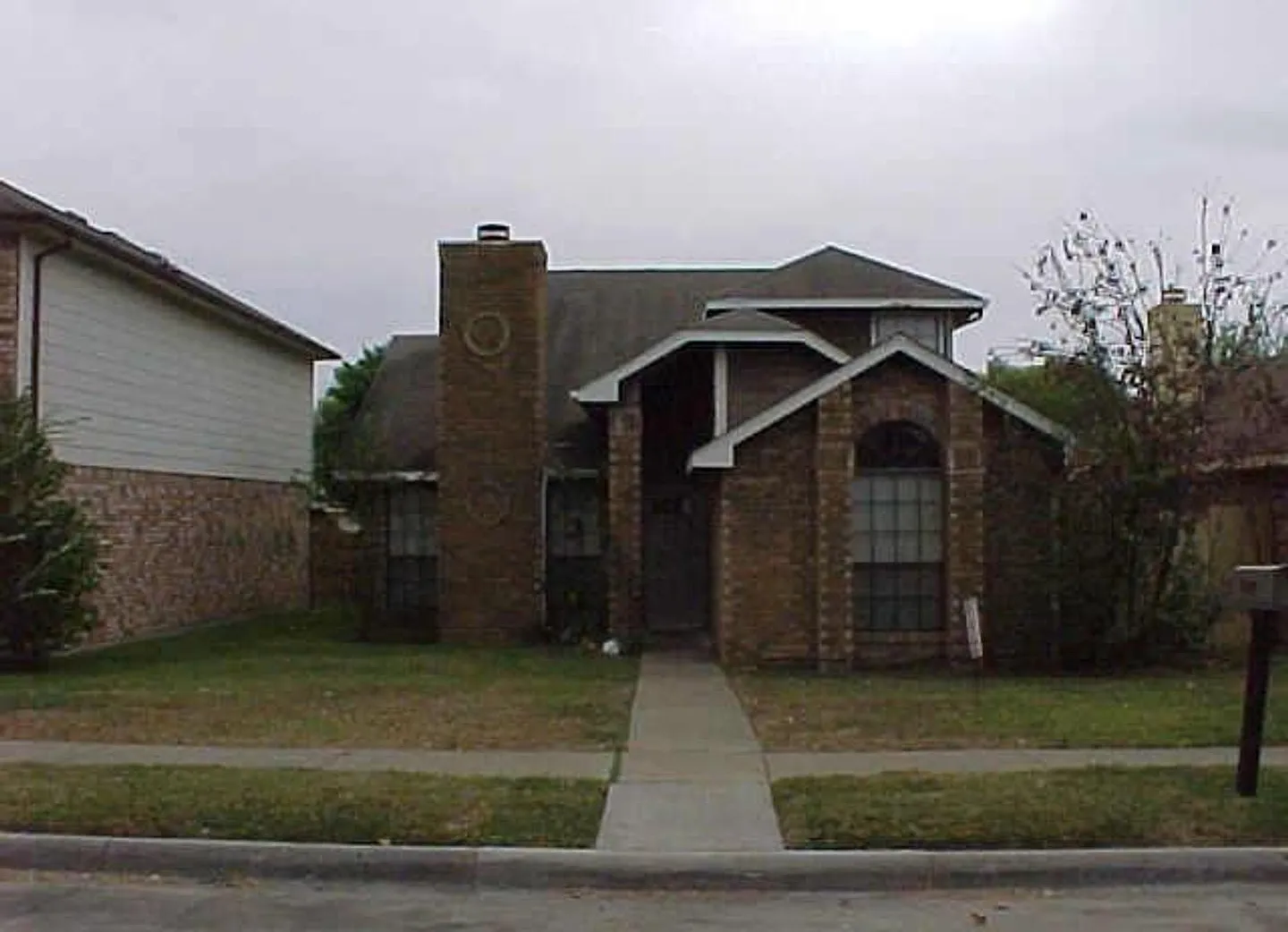 Nice 3 bedroom home in Mesquite ISD! — Photo 1