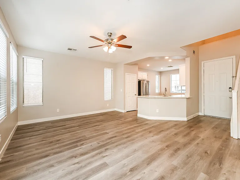 8115 Altamont Ridge St — Photo 6