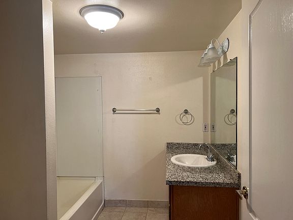 5th image of 1733 S Willow Ave