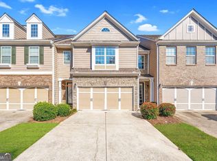 928 Pierce Ivy Ct, Lawrenceville, GA
