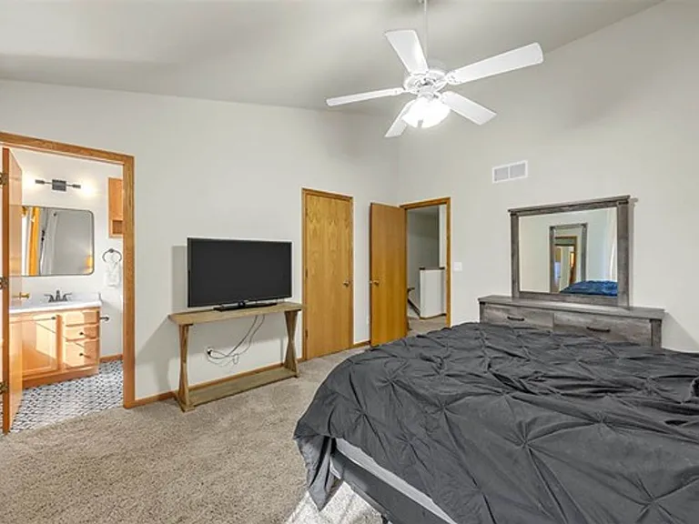 216 Camden Rd — Photo 12