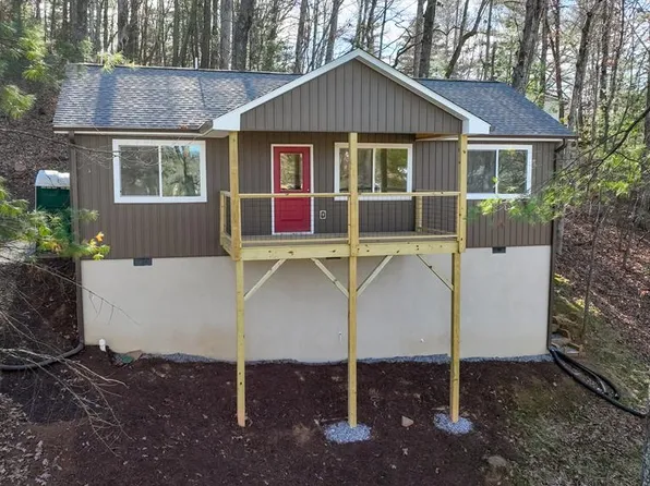 38 Mimosa Dr, Franklin, NC 28734