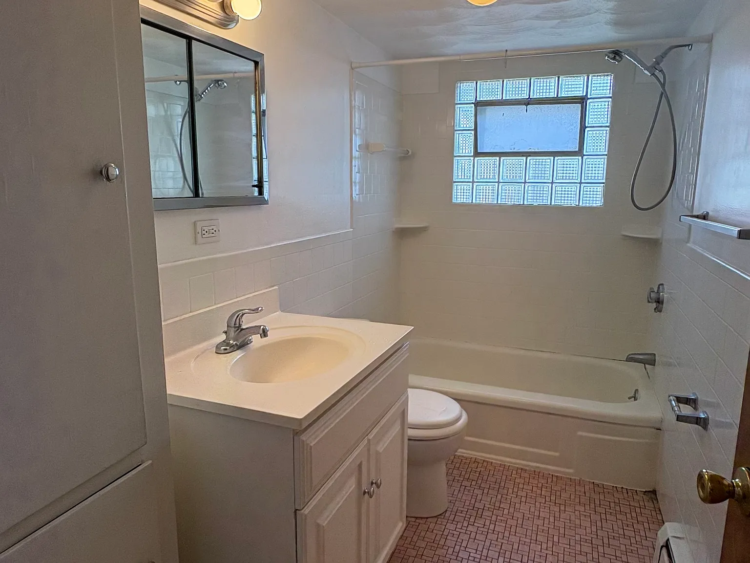 2 bed, $1,650 — Photo 4