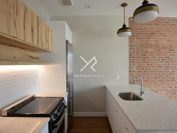 1043 Bedford Avenue image 1 of 14