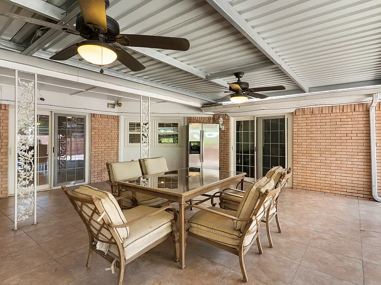 6545 Lyndon B Johnson Fwy — Photo 30