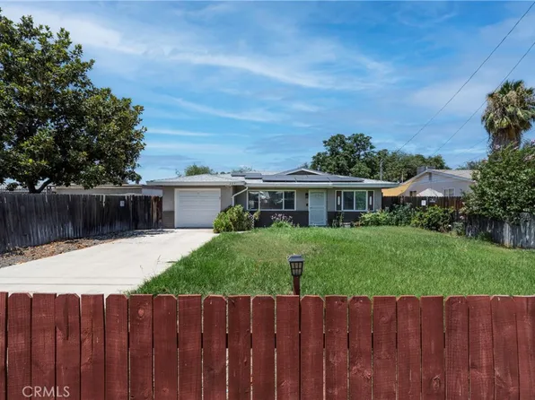 327 S Gilbert St, Hemet, CA 92543