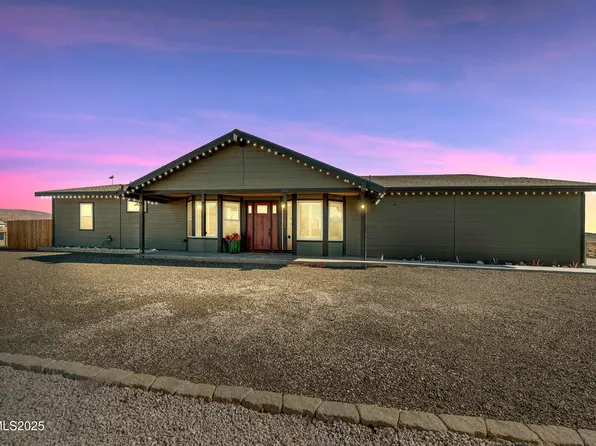 3900 Hackberry St, Silver Springs, NV 89429