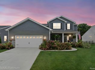 3224 Waverly Woods Ln, Howell, MI 48843