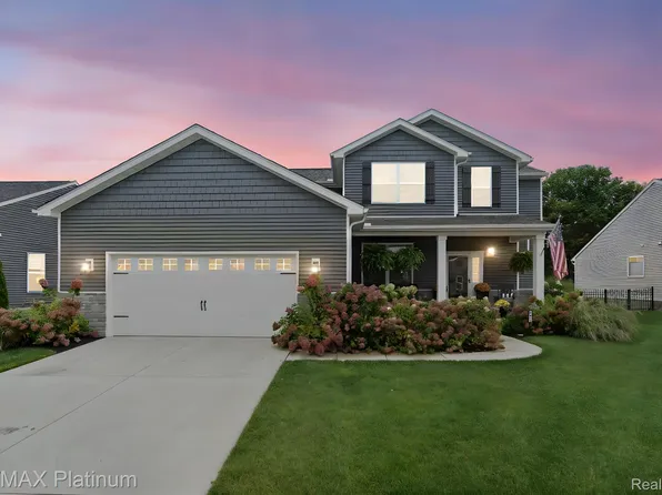 3224 Waverly Woods Ln, Howell, MI 48843