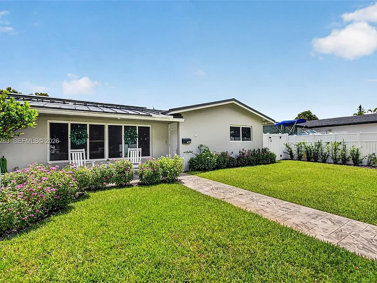 410 SW 55th Ave — Photo 6