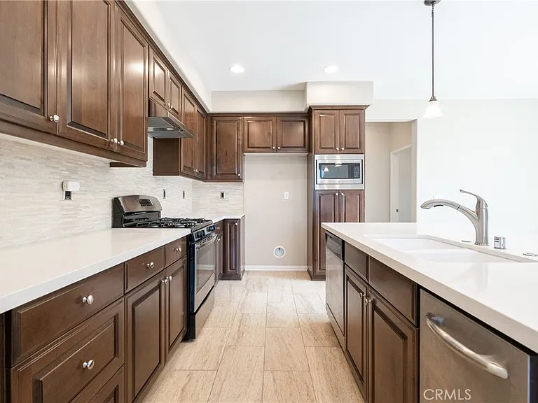 20328 Paseo Las Olivas — Photo 13