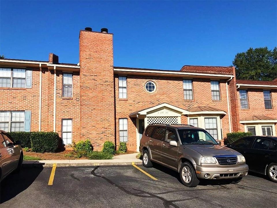 2nd image of 207 Mount Vernon Dr