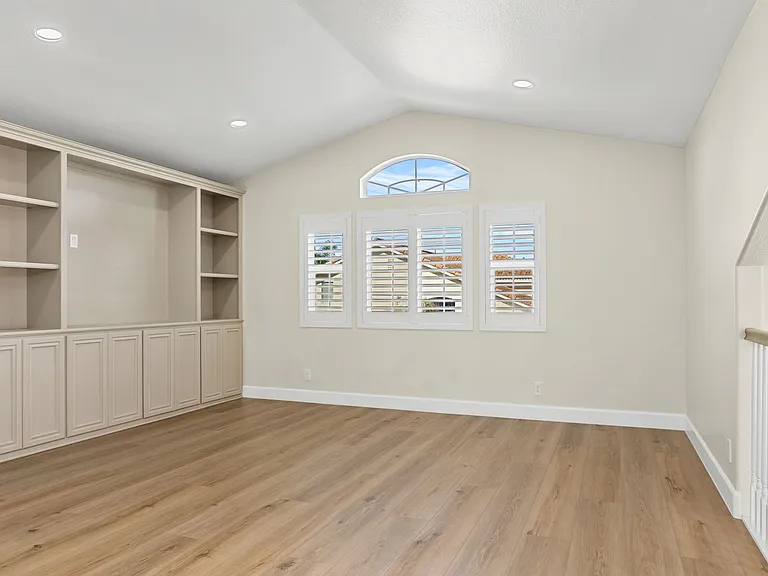 6266 Silverbridge St — Photo 17