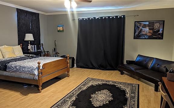 5th image of 4336 Cartier Ave