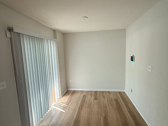 3rd image of 1201 Lakeview Cv