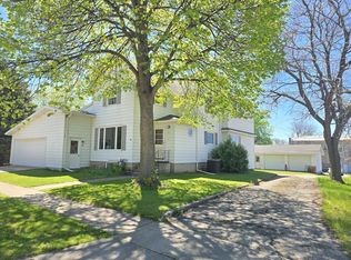 56 E Charles St, Markesan, WI 53946