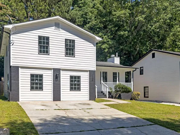 1258 Autumn Hill Ln, Stone Mountain, GA 30083