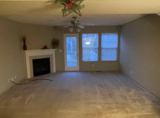 2142 SW Rambling Vine Rd, Lees Summit, MO 64082