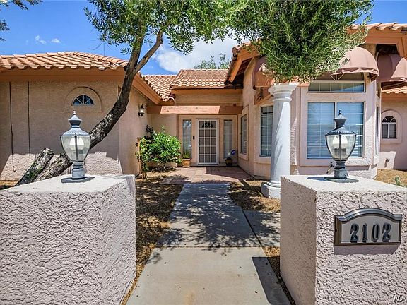 2nd image of 2102 Golf Dr