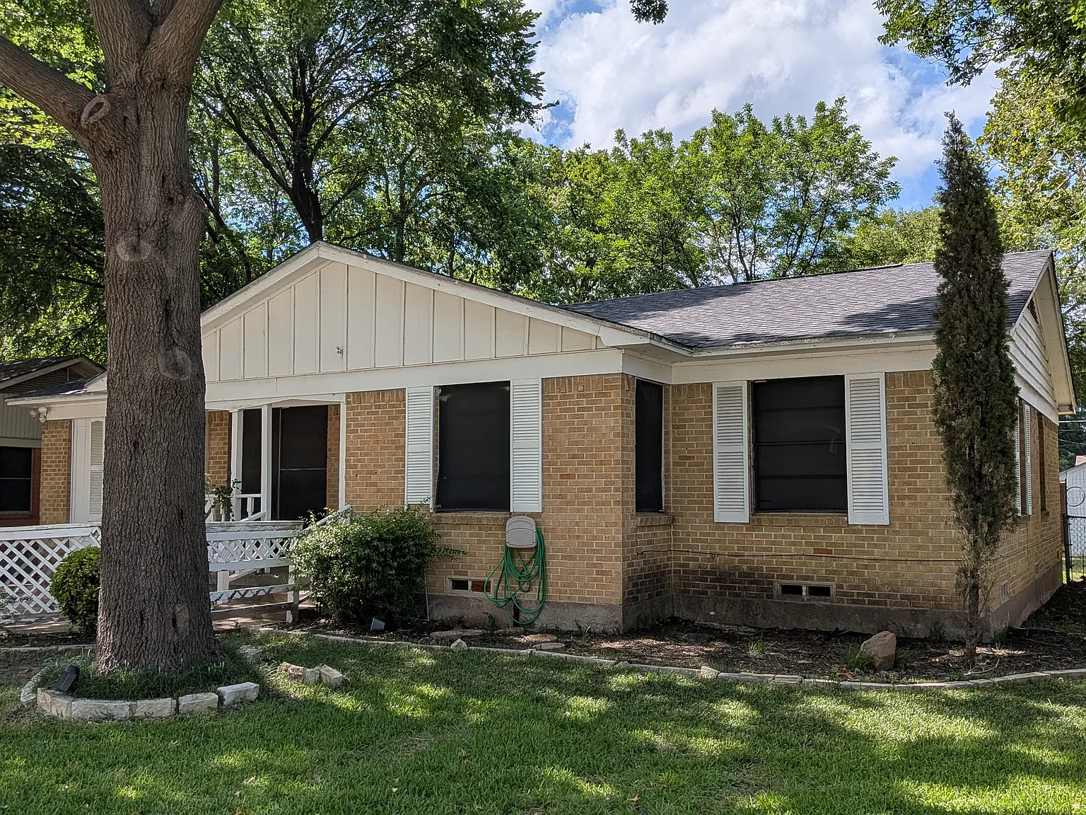 Alamo Ln, Garland — Photo 2