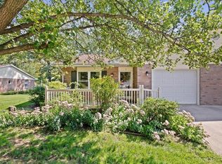 4 Woodmere Dr, Washington, IN 47501