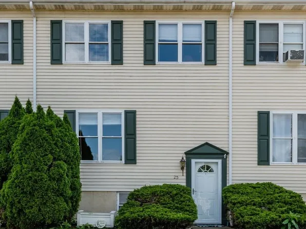 25 Richard Dr, Dallas, PA 18612