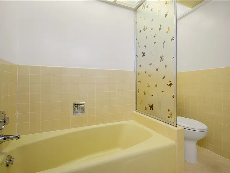 2209 Thurm Ave — Photo 11