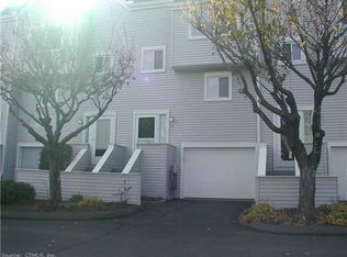 97 Country Pl, Shelton, CT 06484