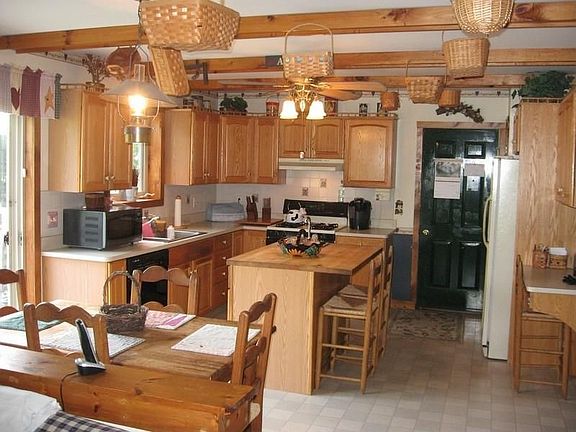 Pierce Lane Lacko 001