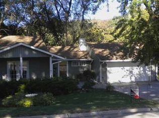 1321 Bellevue Blvd N, Bellevue, NE 68005